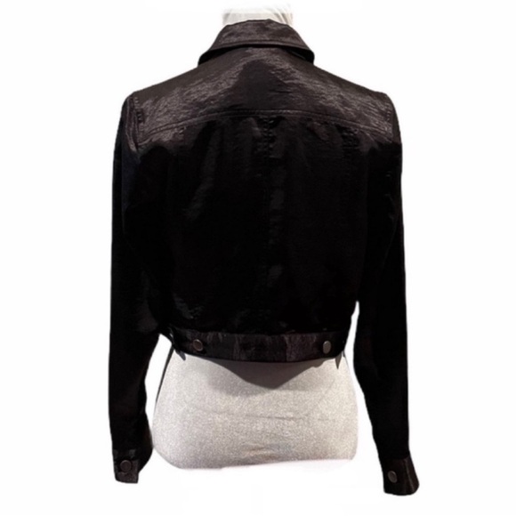 Urban outfitters Chic cropped black button front satin contemporary jacket small - Picture 4 of 10